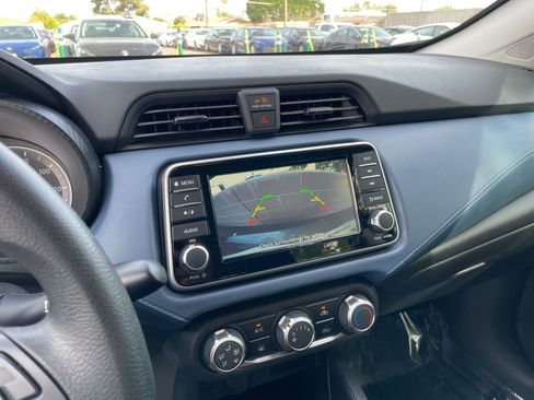 Used 2025 Nissan Versa SV image 17