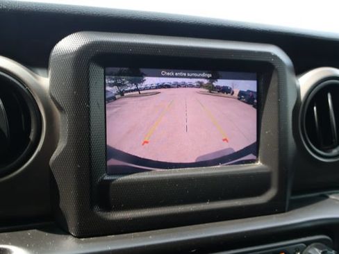Used 2021 Jeep Wrangler Unlimited Sport AWD/4WD image 16