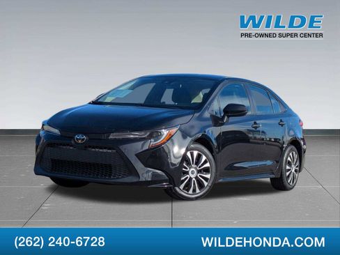 Used 2022 Toyota Corolla LE image 1