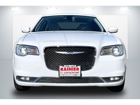 Used 2021 Chrysler 300 Touring L image 3