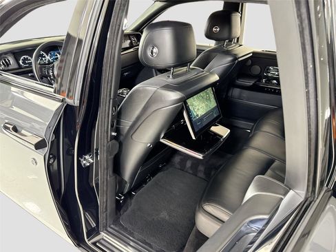 Used 2019 Rolls-Royce Phantom Sedan RWD image 25