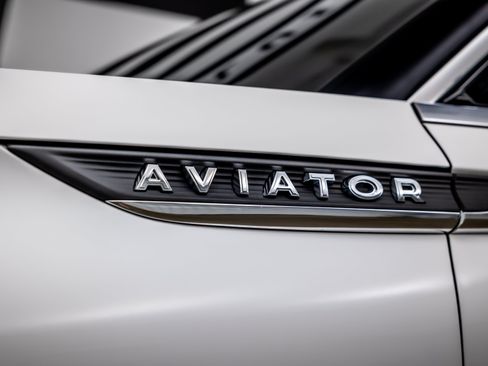 Used 2021 Lincoln Aviator Reserve w/ Equipment Group 202A AWD/4WD image 17