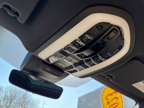 Used 2023 Porsche Macan GTS image 33