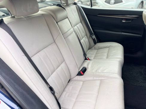 Used 2017 Lexus ES 300h image 17