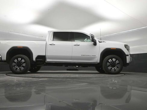 New 2026 GMC Sierra 2500 Denali w/ Denali Reserve Package AWD/4WD image 42