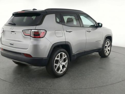 Used 2025 Jeep Compass Limited AWD/4WD image 9