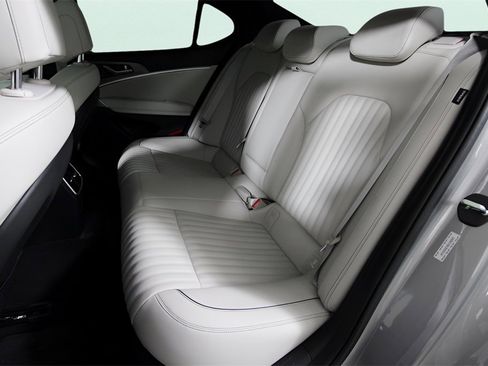 Used 2024 Genesis G70 2.5T w/ Sport Prestige Package image 18