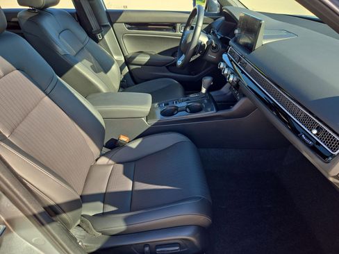 Used 2025 Honda Civic Sport Touring image 32
