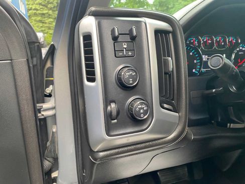 Used 2017 GMC Sierra 1500 SLE w/ SLE Value Package AWD/4WD image 17