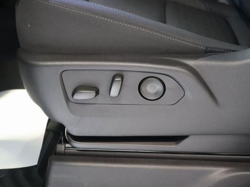 Used 2025 GMC Sierra 1500 Elevation image 13