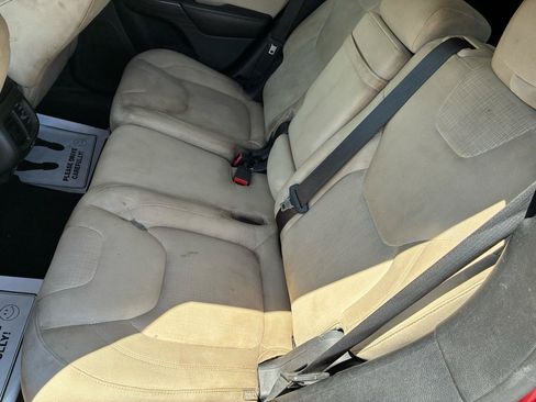 Used 2015 Jeep Cherokee Latitude w/ Cold Weather Group FWD image 9