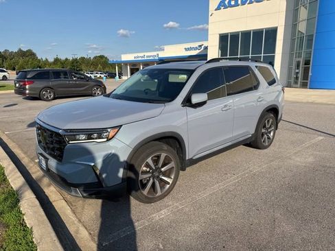 Used 2024 Honda Pilot Elite image 3