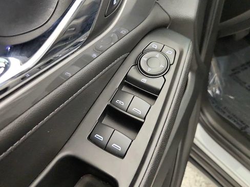 Used 2023 Chevrolet Traverse LT FWD image 21
