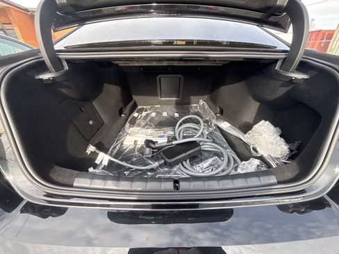 Used 2024 BMW 750e xDrive 750e xDrive Plug-In Hybrid w/ Premium Package image 28