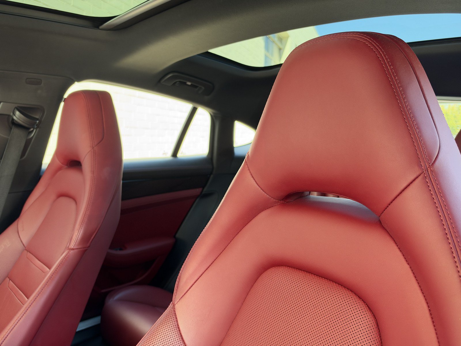Used 2018 Porsche Panamera 4 AWD/4WD image 33