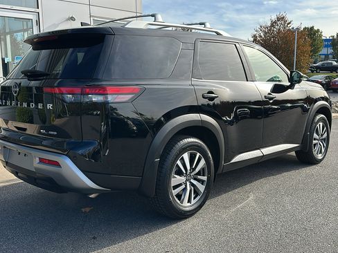 Certified 2024 Nissan Pathfinder SL image 7