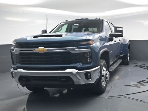 New 2026 Chevrolet Silverado 3500 LT w/ All Star Edition AWD/4WD image 5