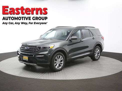Used 2022 Ford Explorer XLT w/ Equipment Group 202A AWD/4WD image 59