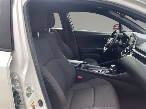 Used 2018 Toyota C-HR XLE FWD image 28