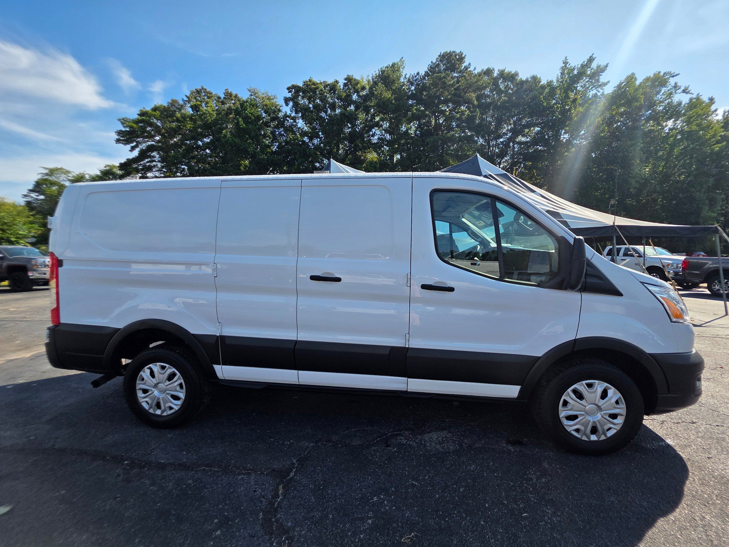 Used 2021 Ford Transit 250 Low Roof RWD image 4