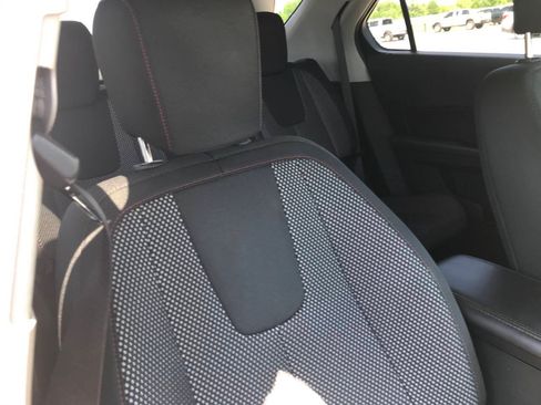 Used 2017 Chevrolet Equinox LT w/ Convenience Package AWD/4WD image 10