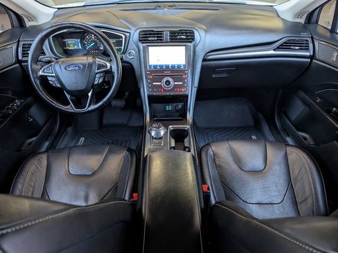 Used 2020 Ford Fusion Titanium image 3