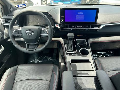 Used 2025 Toyota Sienna XSE w/ XSE Premium Package AWD/4WD image 19
