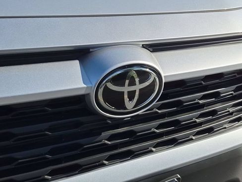 Used 2025 Toyota RAV4 XLE w/ Convenience Package AWD/4WD image 10