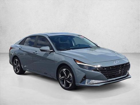 Used 2023 Hyundai Elantra Limited FWD image 5