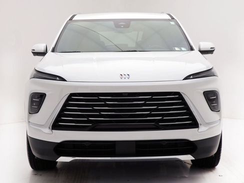 Used 2025 Buick Enclave Preferred image 5