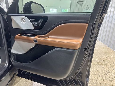 Used 2022 Lincoln Aviator Reserve w/ Equipment Group 201A image 29
