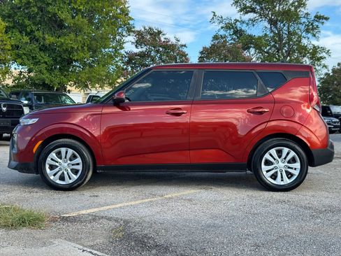 Used 2020 Kia Soul LX FWD image 3