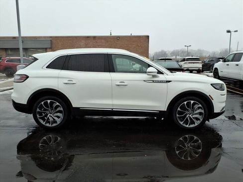 Certified 2022 Lincoln Nautilus Reserve image 8