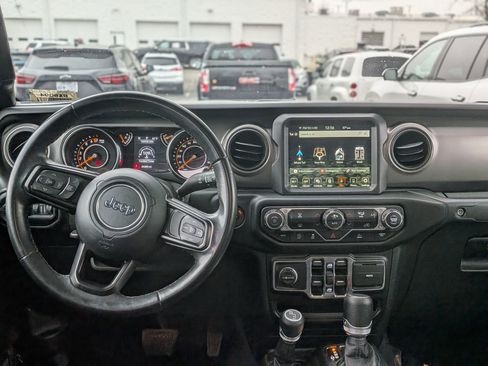 Used 2022 Jeep Gladiator Sport image 19
