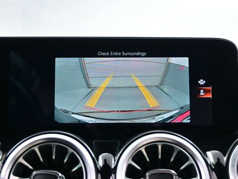 Used 2022 Mercedes-Benz GLB 250 4MATIC image 19