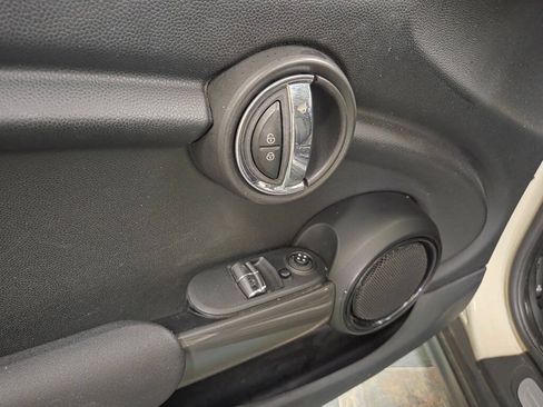 Used 2016 MINI Cooper 2-Door Hardtop FWD image 38