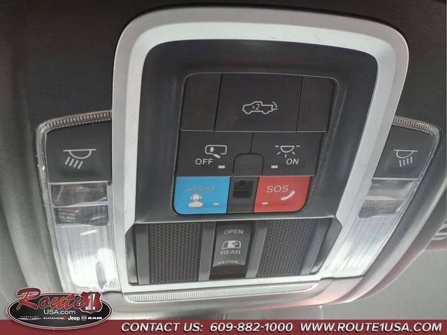 Used 2025 RAM 1500 4x4 Crew Cab image 37