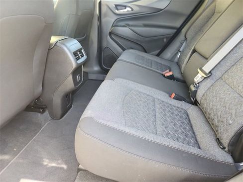 Used 2022 Chevrolet Equinox LT image 24