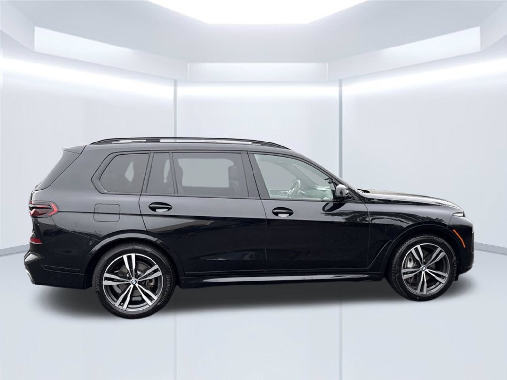 Used 2024 BMW X7 xDrive40i w/ M Sport Package AWD/4WD image 9