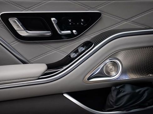 Used 2025 Mercedes-Benz Maybach S 580 4MATIC image 41