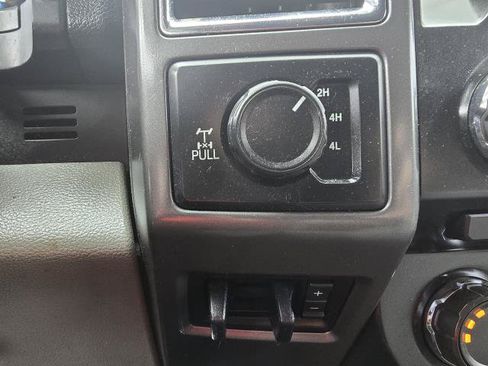 Used 2017 Ford F250 XLT w/ XLT Premium Package AWD/4WD image 21
