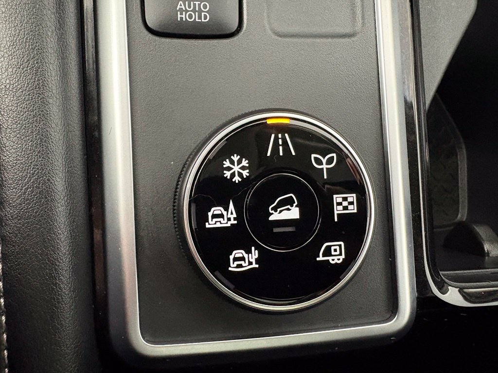 Used 2025 Nissan Pathfinder SV w/ SV Premium Package AWD/4WD image 32
