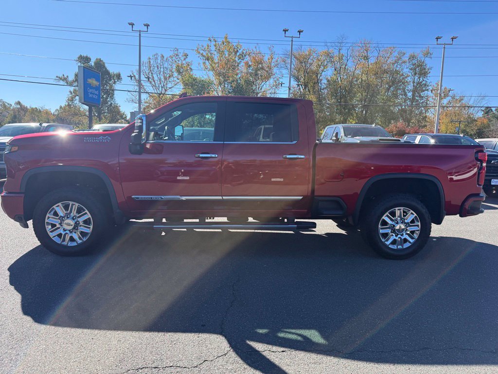 Used 2025 Chevrolet Silverado 2500 High Country w/ High Country Premium Package AWD/4WD image 2