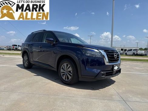 Used 2025 Nissan Pathfinder SV AWD/4WD image 1
