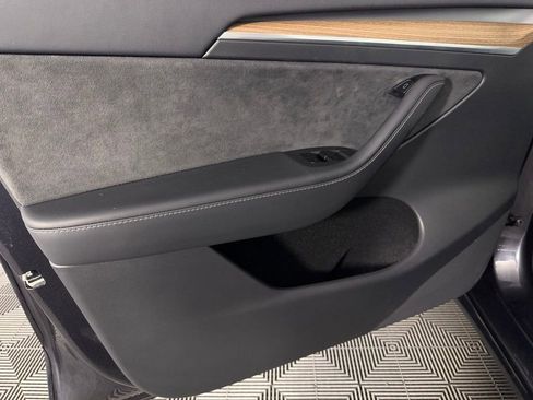 Used 2025 Tesla Model Y Long Range image 24