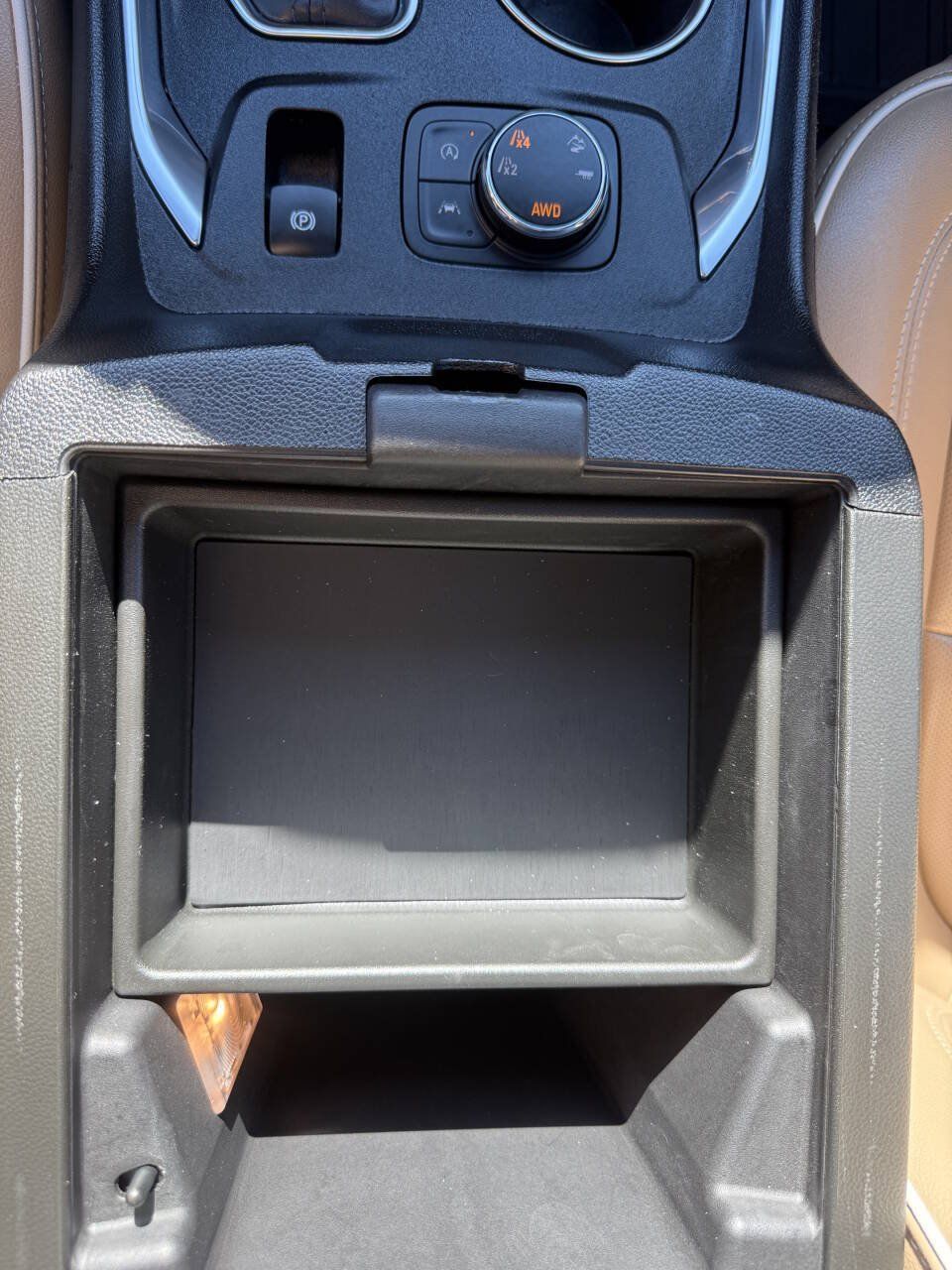 Used 2023 Chevrolet Traverse Premier w/ LPO, Floor Liner Package AWD/4WD image 21