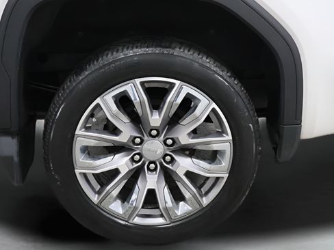 Used 2024 GMC Sierra 1500 Denali AWD/4WD image 31
