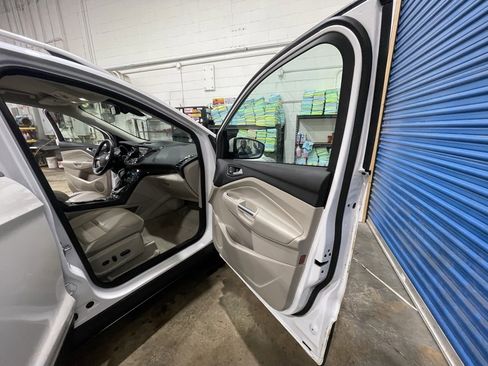 Used 2015 Ford Escape Titanium image 20