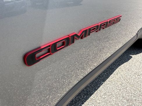 Used 2024 Jeep Compass Trailhawk AWD/4WD image 12
