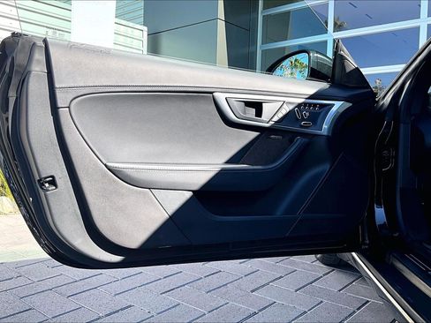 Used 2022 Jaguar F-TYPE Coupe image 23